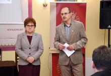 Rüsz-Fogarasi Enikő és Bogdándi Zsolt megnyitják a konferenciát