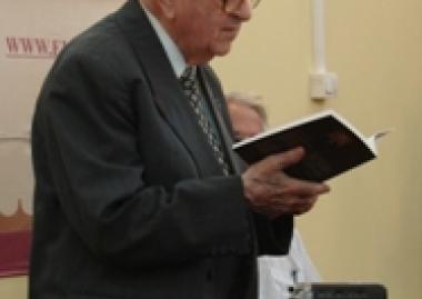 Elhunyt Dr. Csávossy György költő, színműíró, mezőgazdasági szakíró, kutató, a Magyar Bor Akadémia örökös tagja, az EME tiszteleti tagja.